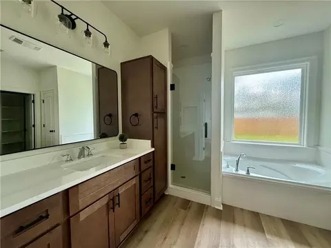 Bath - 306 St Anthony St, Luling, LA 70070 photo 2 of 2
