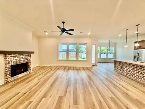 Living - 306 St Anthony St, Luling, LA 70070 photo 1 of 3