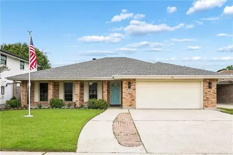 106 W Imperial Dr, Harahan, LA 70123