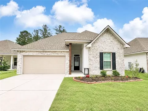 11268 Clover Knoll Dr, Covington, LA 70433
