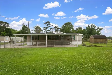 1904 Deborah Dr, Saint Bernard, LA 70085