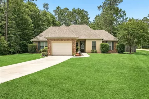 800 Signet Ct, Covington, LA 70435