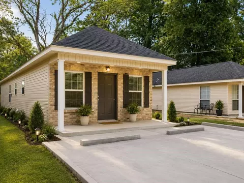 105 E Stovall St, Hammond, LA 70403