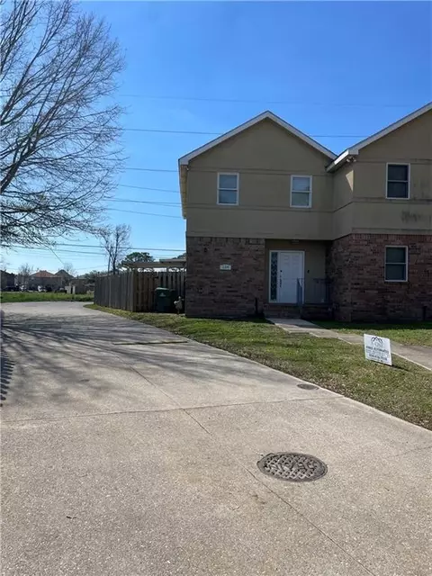 62 Brandon Dr #E, Destrehan, LA 70047