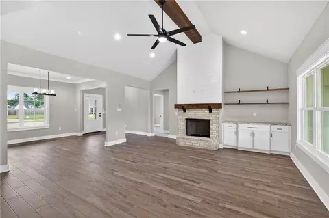 Living - 127 Sitka Loop, Haughton, LA 71037 photo 2 of 3