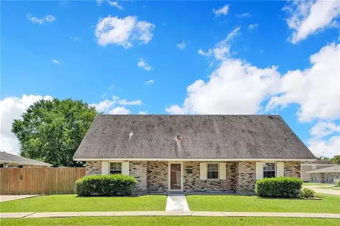 2160 Glouster St, Terrytown, LA 70056
