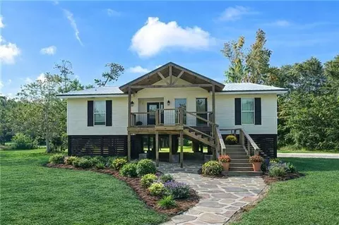 18236 Monga Dr, Covington, LA 70433