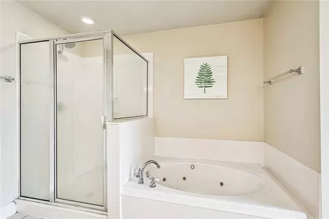Bath - 18120 Cusachs Dr, Covington, LA 70433 photo 3 of 5