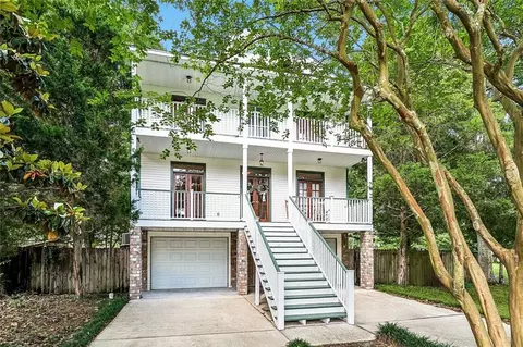 18120 Cusachs Dr, Covington, LA 70433