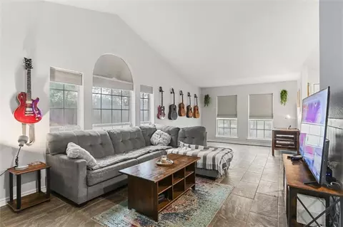 Living - 544 Huseman Ln, Covington, LA 70435 photo 1 of 2
