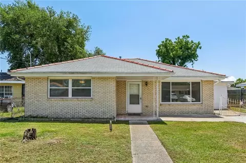 4835 Gabriel Dr, New Orleans, LA 70127