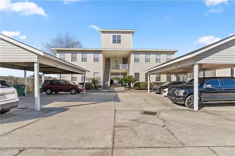 820 Marina Dr #305, Slidell, LA 70458