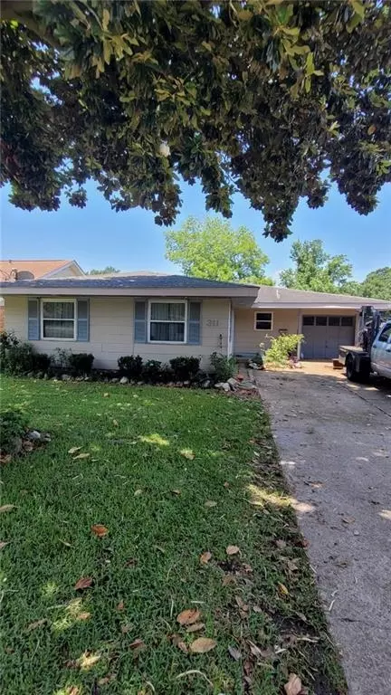 311 River Oaks Dr, New Orleans, LA 70131
