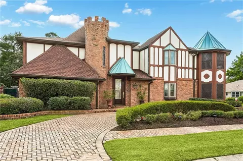 4001 Tolmas Dr, Metairie, LA 70002