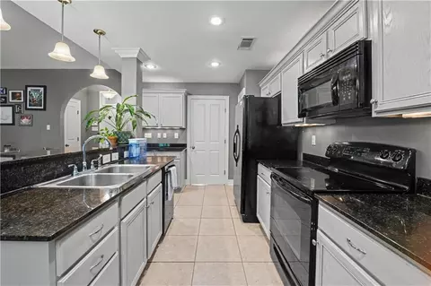 Kitchen - 70360 Menuet Rd, Mandeville, LA 70471 photo 2 of 3