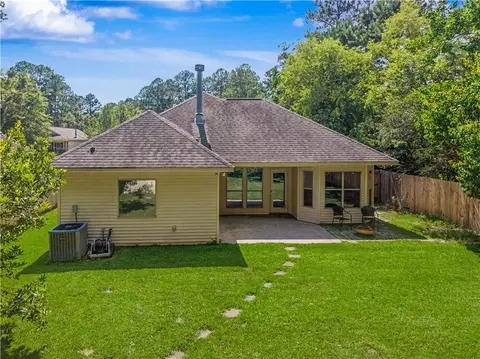 Exterior - 70360 Menuet Rd, Mandeville, LA 70471 photo 5 of 5