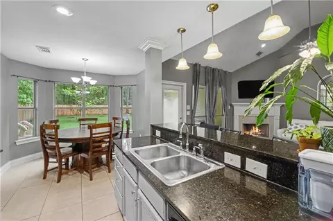 Kitchen - 70360 Menuet Rd, Mandeville, LA 70471 photo 3 of 3
