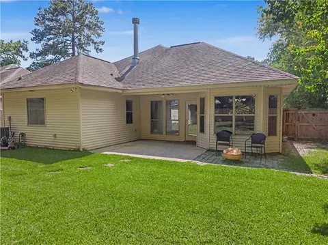 Exterior - 70360 Menuet Rd, Mandeville, LA 70471 photo 2 of 5