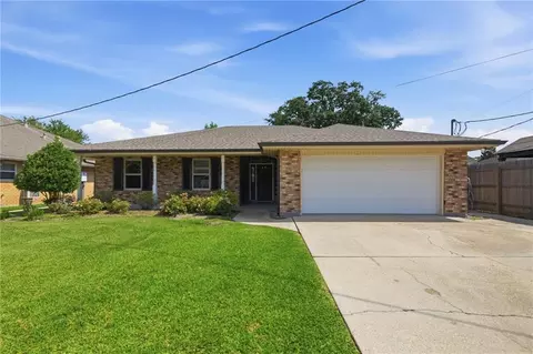 402 Avenue A Ave, Belle Chasse, LA 70037