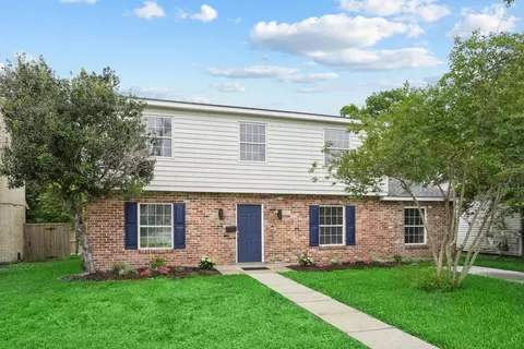 5229 Meadowdale St, Metairie, LA 70006
