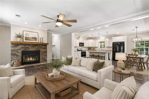Living - 75451 Beverly Dr, Covington, LA 70435 photo 1 of 4