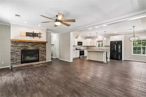 Living - 75451 Beverly Dr, Covington, LA 70435 photo 3 of 3
