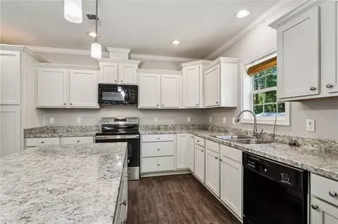 Kitchen - 75451 Beverly Dr, Covington, LA 70435 photo 3 of 3