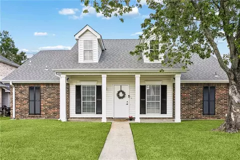 319 Oakley Ln, Destrehan, LA 70047