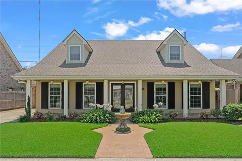 3209 Delille St, Chalmette, LA 70043