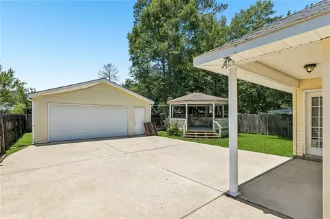 Exterior - 2411 Jay St, Slidell, LA 70460 photo 2 of 5