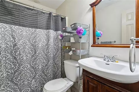 Bath - 2411 Jay St, Slidell, LA 70460 photo 1 of 2