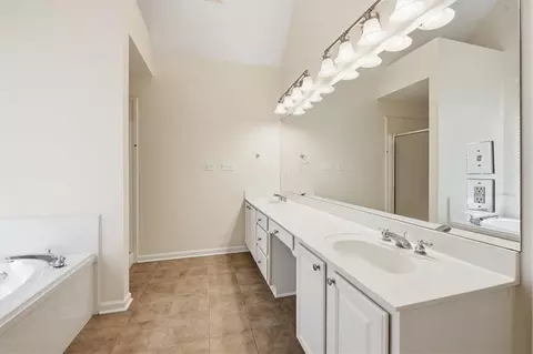 Bath - 221 Libra Ave #B, Mandeville, LA 70471 photo 2 of 4