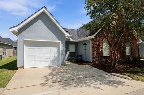 Exterior - 221 Libra Ave #B, Mandeville, LA 70471 photo 2 of 3