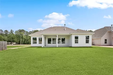 Exterior - 72669 Robindale Dr, Covington, LA 70435 photo 3 of 4