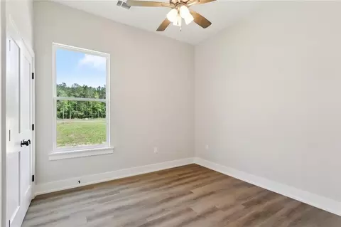 Bedroom - 72669 Robindale Dr, Covington, LA 70435 photo 3 of 3