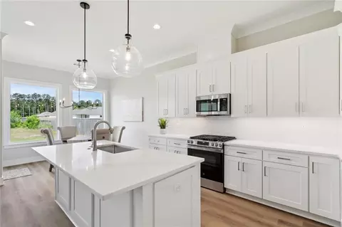 Kitchen - 72669 Robindale Dr, Covington, LA 70435 photo 2 of 3