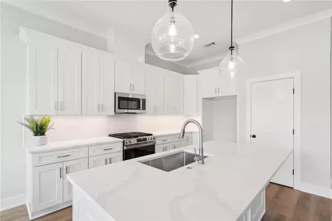 Kitchen - 72669 Robindale Dr, Covington, LA 70435 photo 1 of 3