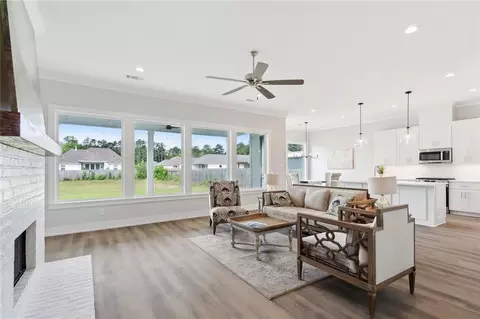 Living - 72669 Robindale Dr, Covington, LA 70435 photo 1 of 2