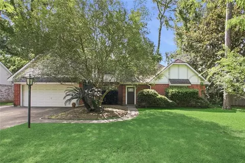 124 W Richland Dr, Mandeville, LA 70448