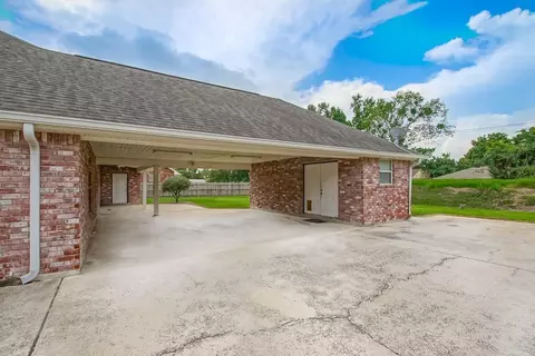 Exterior - 125 Cottage Dr, Luling, LA 70070 photo 4 of 6