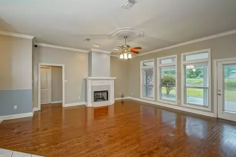 Living - 125 Cottage Dr, Luling, LA 70070 photo 2 of 5