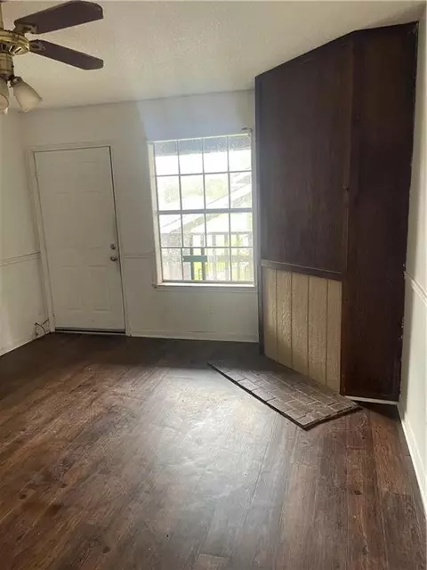 Living - 504 Marigny Cir, Duson, LA 70529 photo 2 of 7
