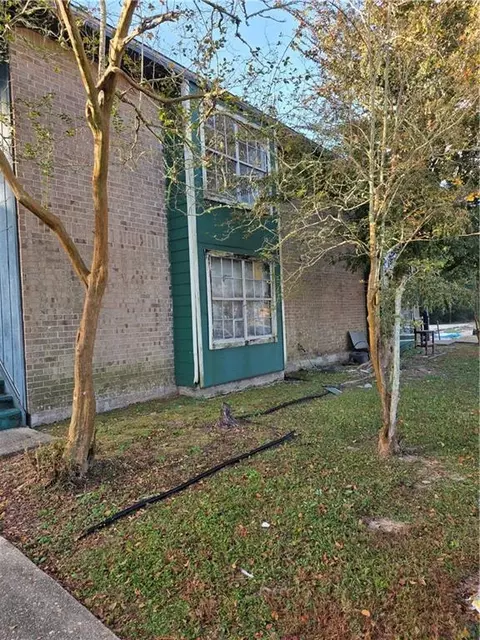 Exterior - 504 Marigny Cir, Duson, LA 70529 photo 2 of 4