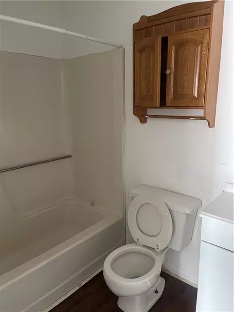 Bath - 504 Marigny Cir, Duson, LA 70529 photo 2 of 4