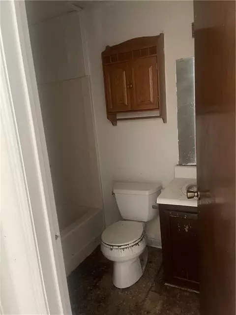 Bath - 504 Marigny Cir, Duson, LA 70529 photo 3 of 4