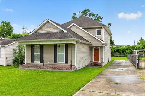 5047 Oak St, Marrero, LA 70072