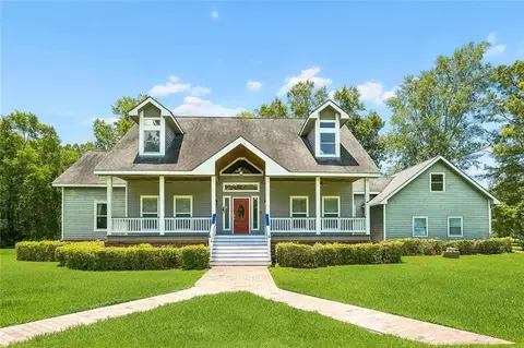 301 Shady Oak Ln, Mandeville, LA 70471