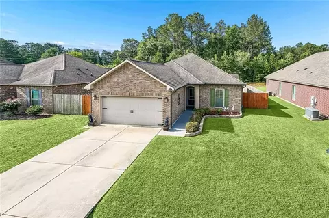 712 Branch Crossing Dr, Covington, LA 70435