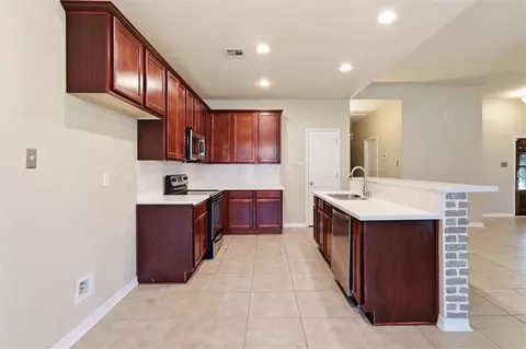 Kitchen - 70021 3rd St, Covington, LA 70433 photo 1 of 3