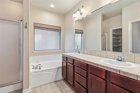 Bath - 70021 3rd St, Covington, LA 70433 photo 2 of 5